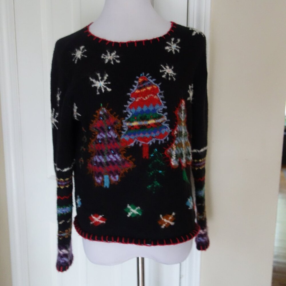 NORTHERN ISLES Black Knitted Colorful Christmas Tree Sweater – Generous Small